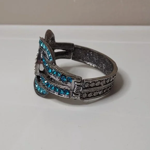 Analog Figaro Watch With Blue Plastic Stones - Picture 6 of 11